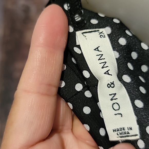 Jon & Anna Polka-dot Top 2x - Picture 5 of 6